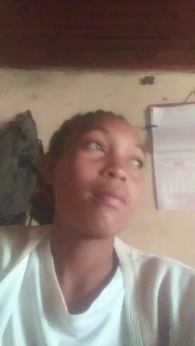 Roginah live cam on Cam4