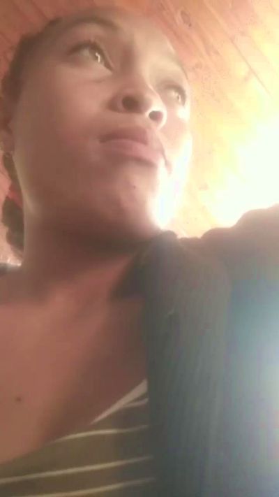 Roginah live cam on Cam4