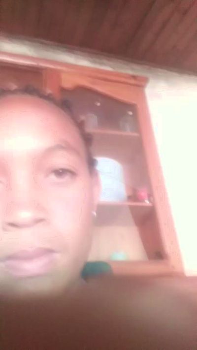 Roginah live cam on Cam4