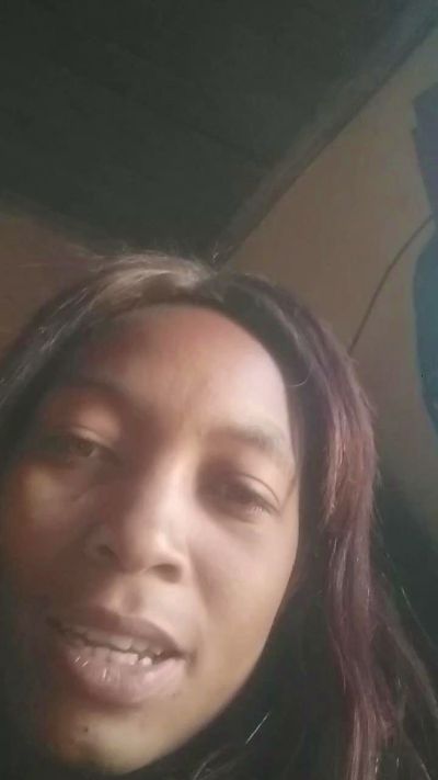 Roginah live cam on Cam4
