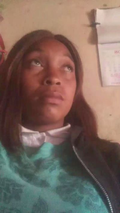 Roginah live cam on Cam4