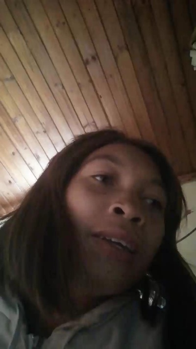 Roginah live cam on Cam4