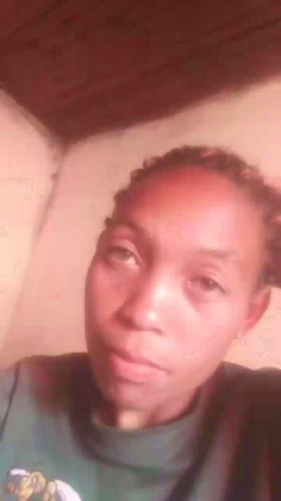 Roginah live cam on Cam4