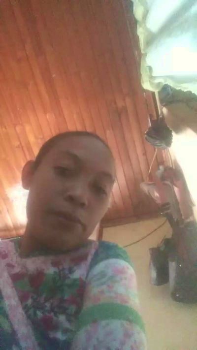 Roginah live cam on Cam4