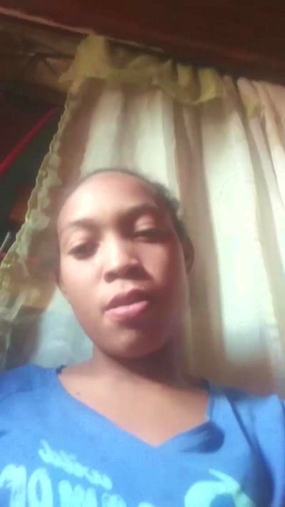 Roginah live cam on Cam4