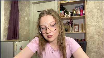 RomanaNoens live cam on Cam4