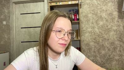 RomanaNoens live cam on Cam4