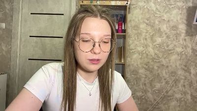 RomanaNoens live cam on Cam4