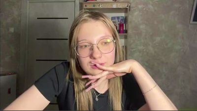 RomanaNoens live cam on Cam4