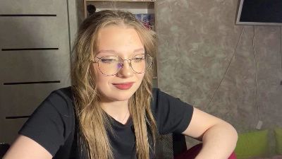 RomanaNoens live cam on Cam4