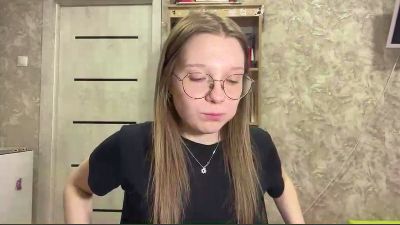 RomanaNoens live cam on Cam4