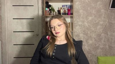 RomanaNoens live cam on Cam4