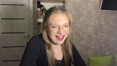 RomanaNoens live cam on Cam4