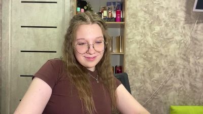 RomanaNoens live cam on Cam4