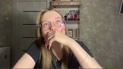 RomanaNoens live cam on Cam4