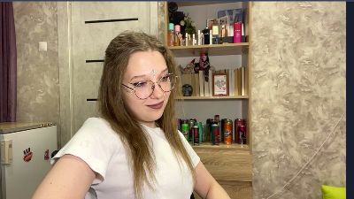 RomanaNoens live cam on Cam4