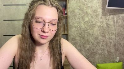 RomanaNoens live cam on Cam4