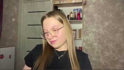 RomanaNoens live cam on Cam4