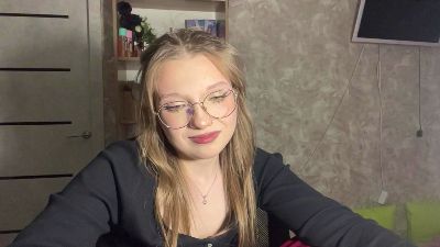 RomanaNoens live cam on Cam4