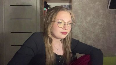 RomanaNoens live cam on Cam4
