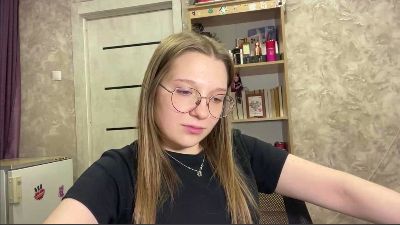 RomanaNoens live cam on Cam4
