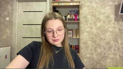 RomanaNoens live cam on Cam4