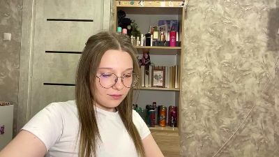 RomanaNoens live cam on Cam4
