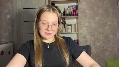 RomanaNoens live cam on Cam4
