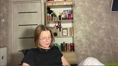 RomanaNoens live cam on Cam4