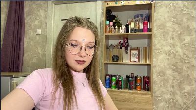 RomanaNoens live cam on Cam4