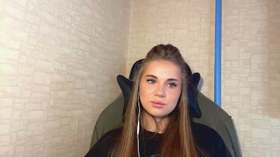 RonaQuaye live cam on Cam4