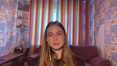 RonaQuaye live cam on Cam4