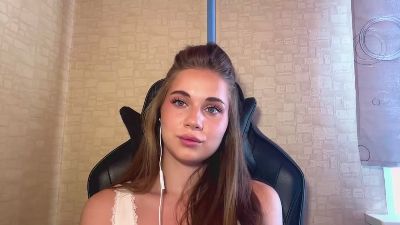 RonaQuaye live cam on Cam4