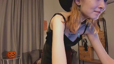 RonnieYannone live cam on Cam4