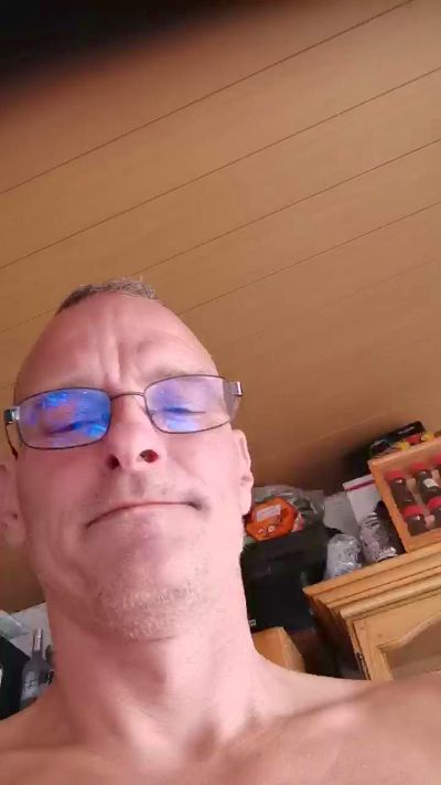 Ronny045 live cam on Cam4