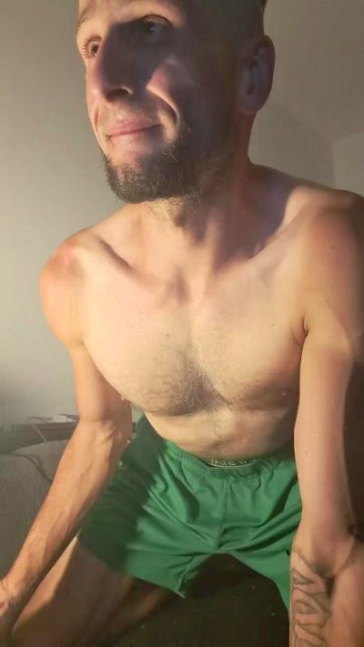 RonnyRonnsen36 live cam on Cam4