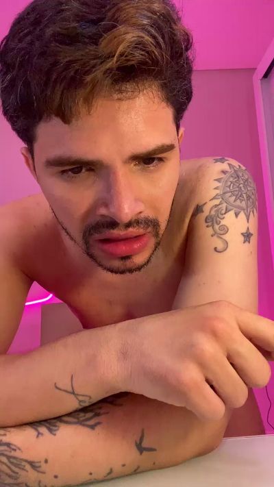 RonyFerraz live cam on Cam4