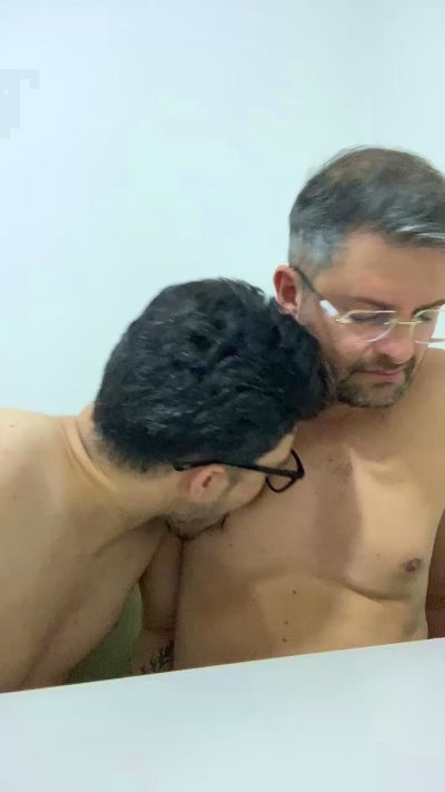 RonyFerraz live cam on Cam4