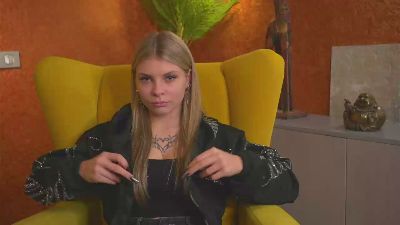 Webcam donna dal vivo da Francia con RoryPoree