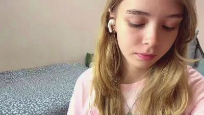 RosalbaPyette live cam on Cam4
