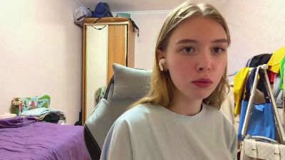 RosalbaPyette live cam on Cam4