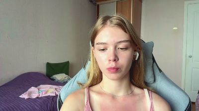 RosalbaPyette live cam on Cam4