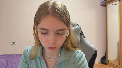 RosalbaPyette live cam on Cam4