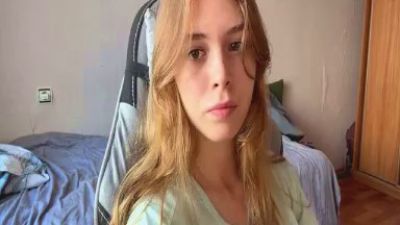 RosalbaPyette live cam on Cam4