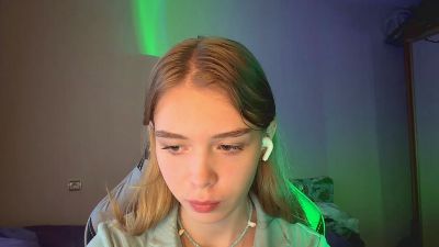 RosalbaPyette live cam on Cam4