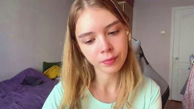RosalbaPyette live cam on Cam4