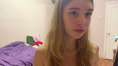 RosalbaPyette live cam on Cam4