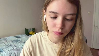 RosalbaPyette live cam on Cam4