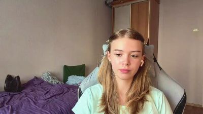 RosalbaPyette live cam on Cam4