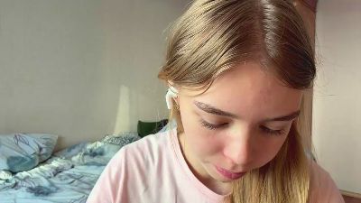 RosalbaPyette live cam on Cam4